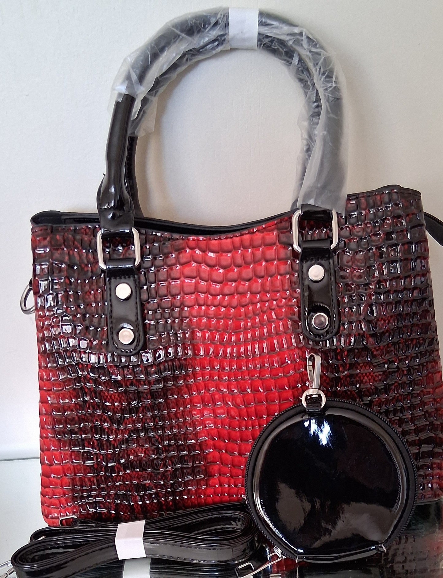 Black/Red Ombre Textured Faux Leather Handbag with Matching Purse