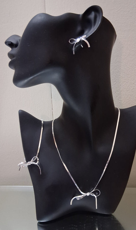 S925 Sterling Silver Bow Necklace - Elegant Statement Piece