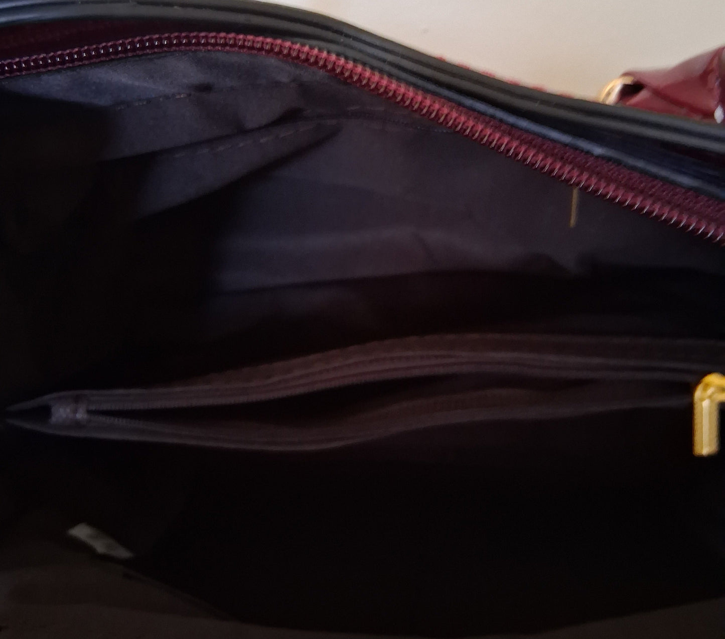 Large Burgundy-Red Faux Leather Handbag with Decorative Bow