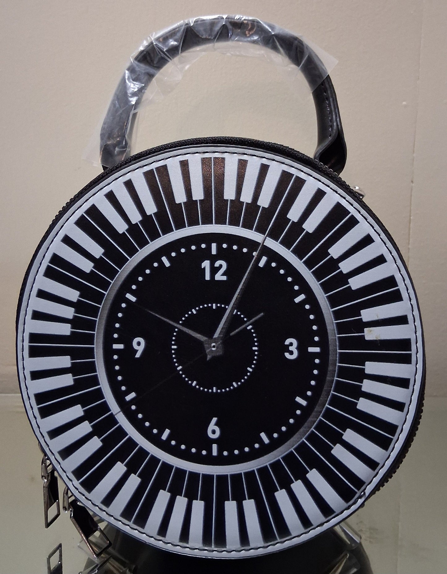 Statement Clock Bag - Round Novelty Handbag with Chain Strap